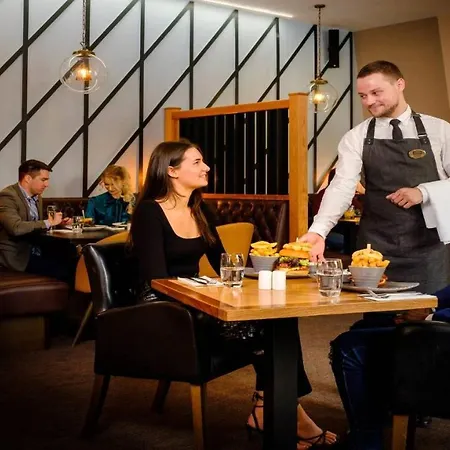 Claregalway Hotel 호텔