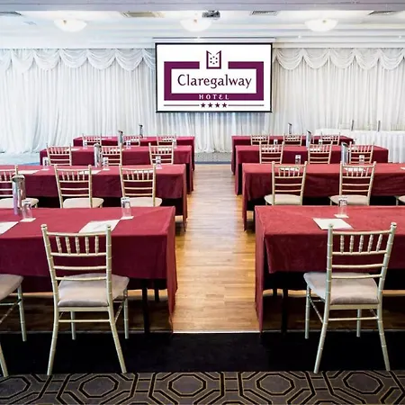 Claregalway Hotel 호텔